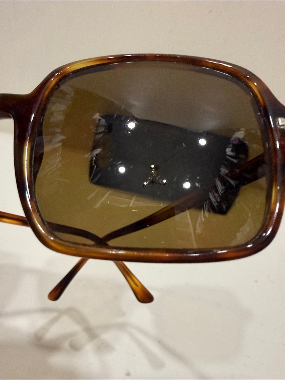 Authentic Ray-Ban Brown Tortoiseshell Rectangle Sunglasses with Brown Lenses - Picture 3 of 4